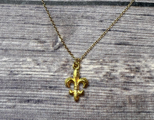 Gold-plated Fleur de Lis Pendant Necklace